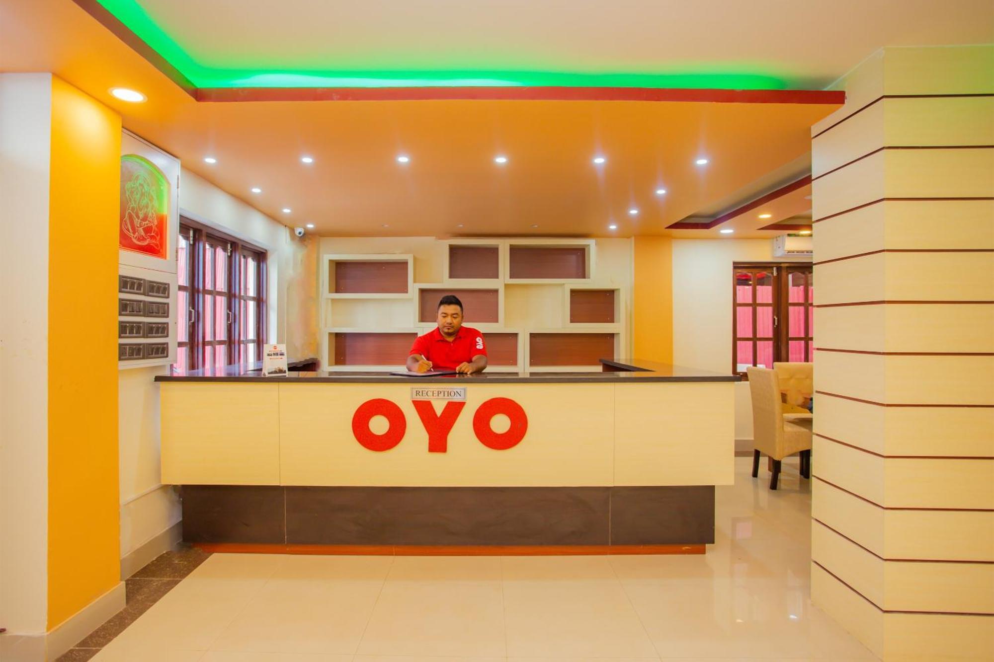 Oyo 589 Hotel Trimurti Katmandú Exterior foto